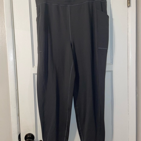Fabletics On the Go Weather Jogger XXL/1X - Picture 2 of 4